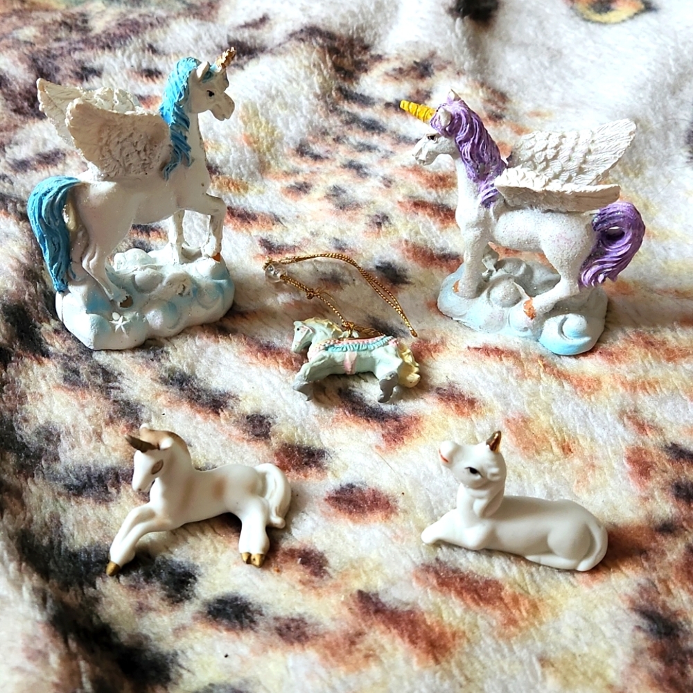 Porcelain  collectors horse figures